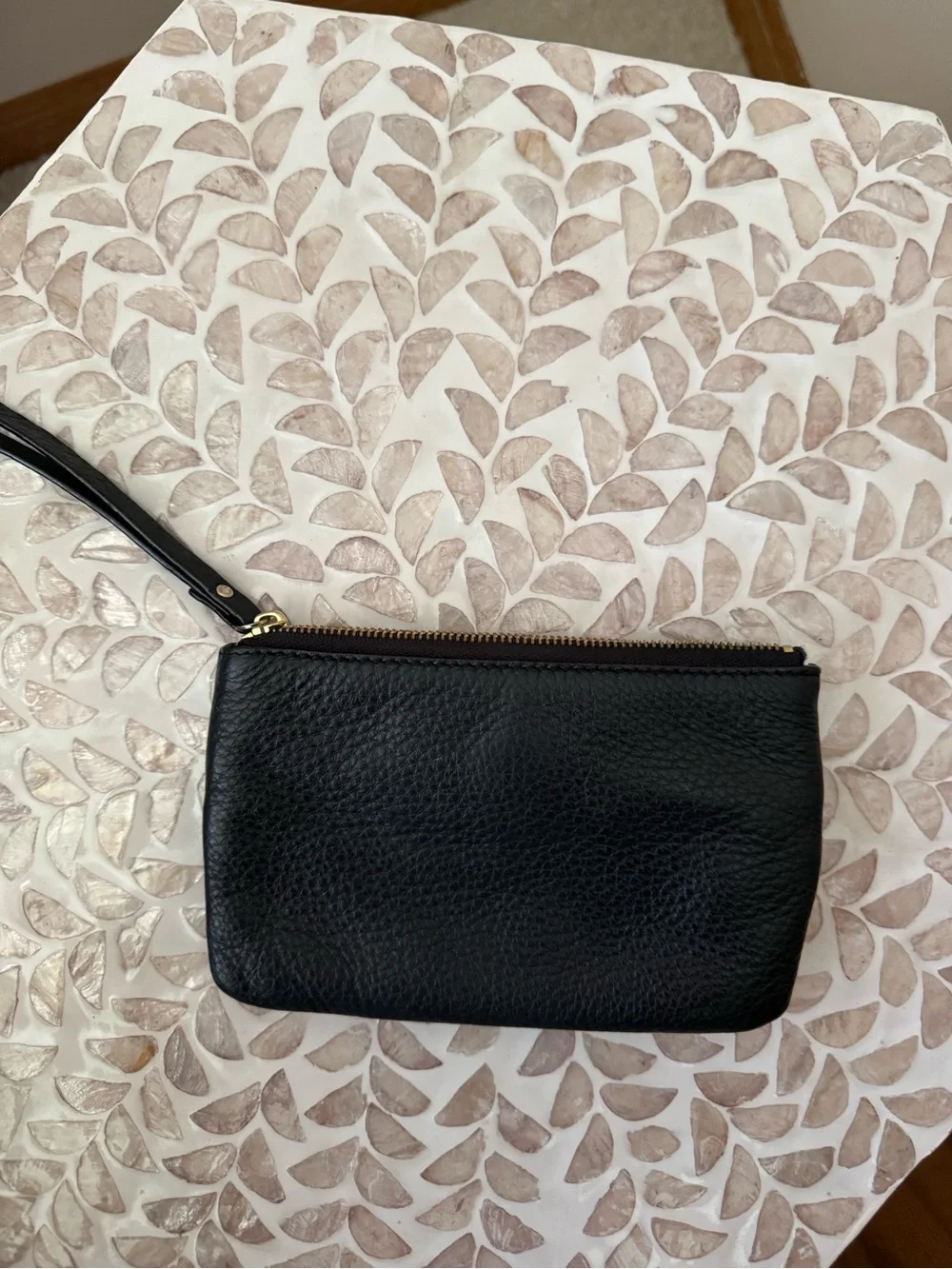 Kate Spade New York Cobble Hill Bee Wristlet